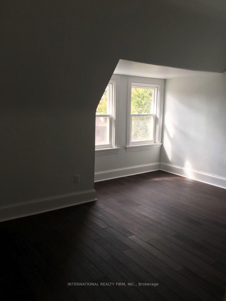 161-montrose-avenue-toronto-toronto-ontario-c13686176