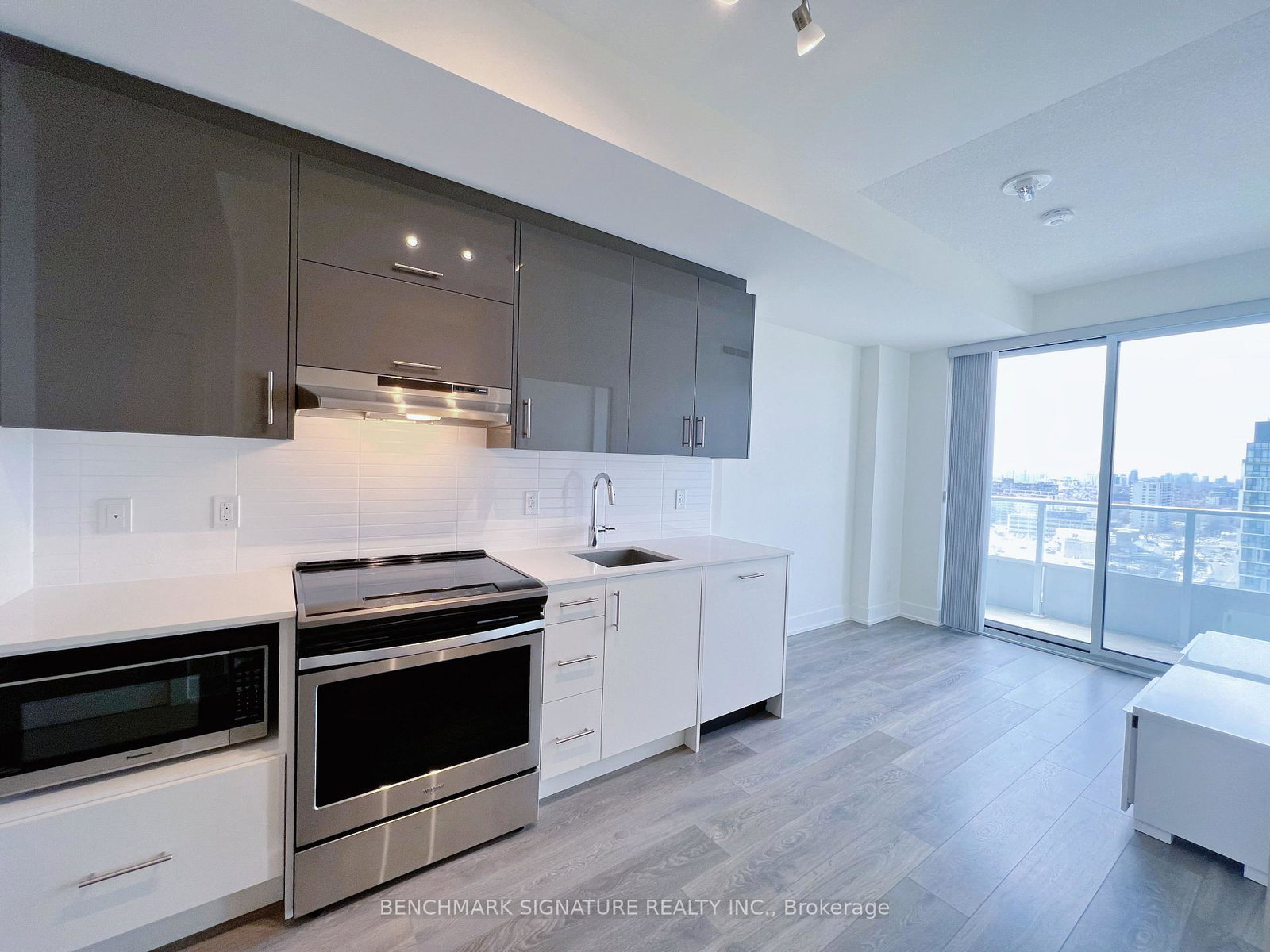 180-fairview-mall-drive-toronto-north-york-ontario-c13686268