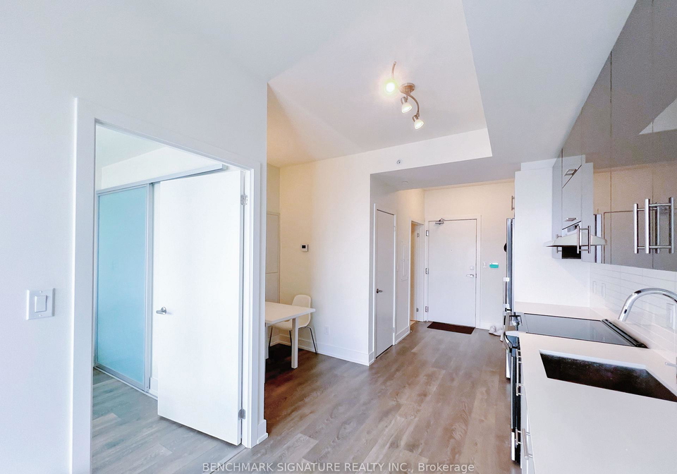 180-fairview-mall-drive-toronto-north-york-ontario-c13686268