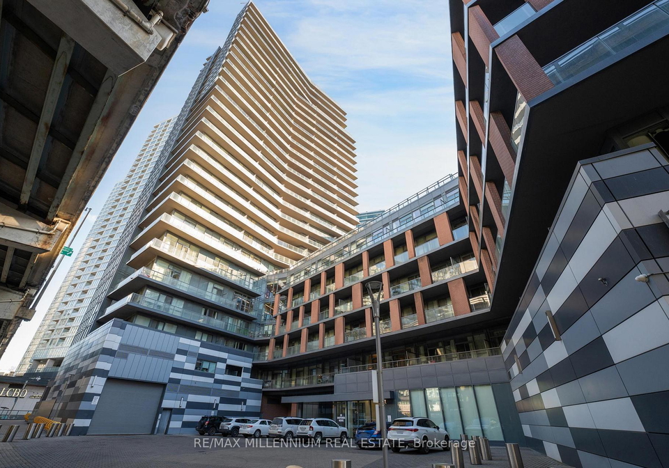20-bruyeres-mews-toronto-toronto-ontario-c13686356