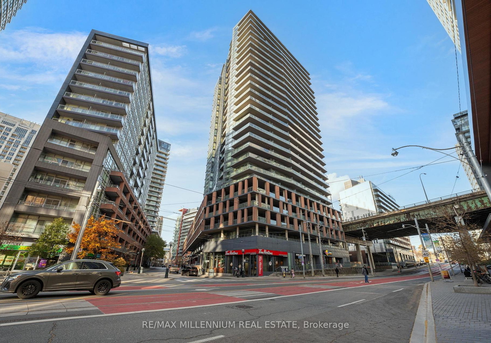 20-bruyeres-mews-toronto-toronto-ontario-c13686356