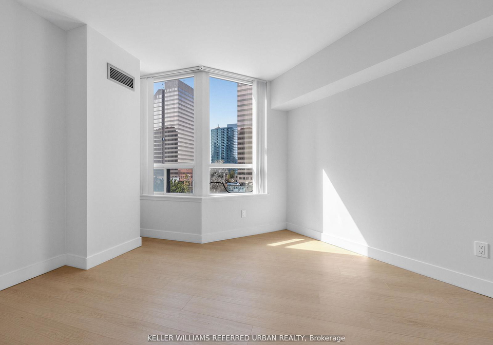 7-bishop-avenue-toronto-north-york-ontario-c13686398