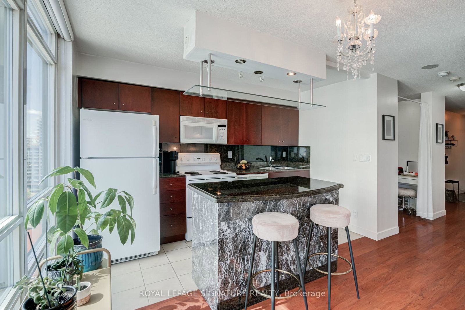 381-front-street-w-toronto-toronto-ontario-c13686816