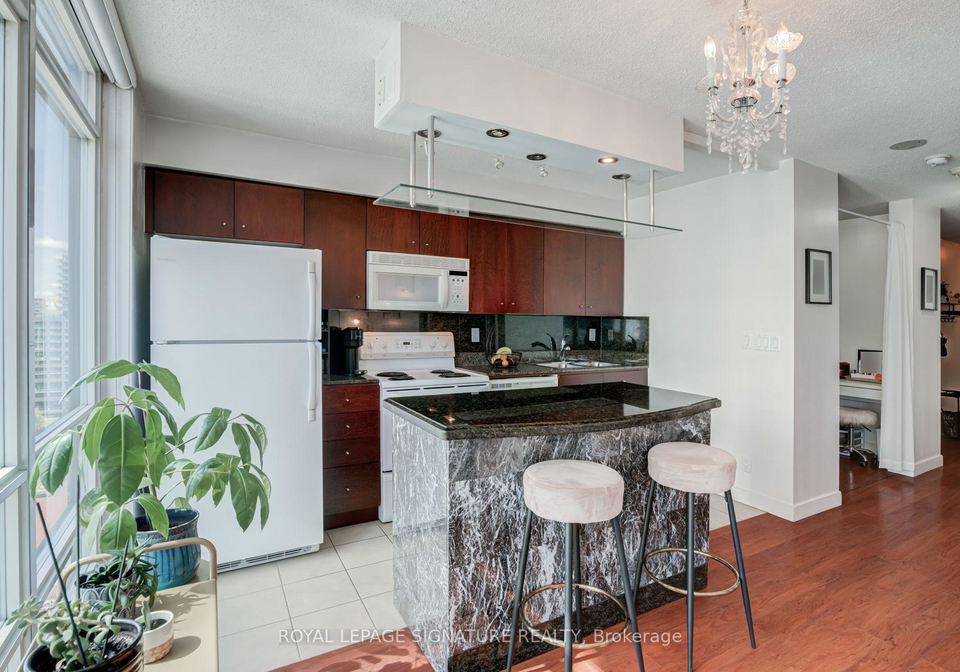 381-front-street-w-toronto-toronto-ontario-c13686816
