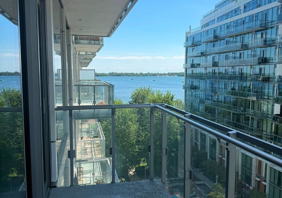 39-queens-quay-e-toronto-toronto-ontario-c13687366