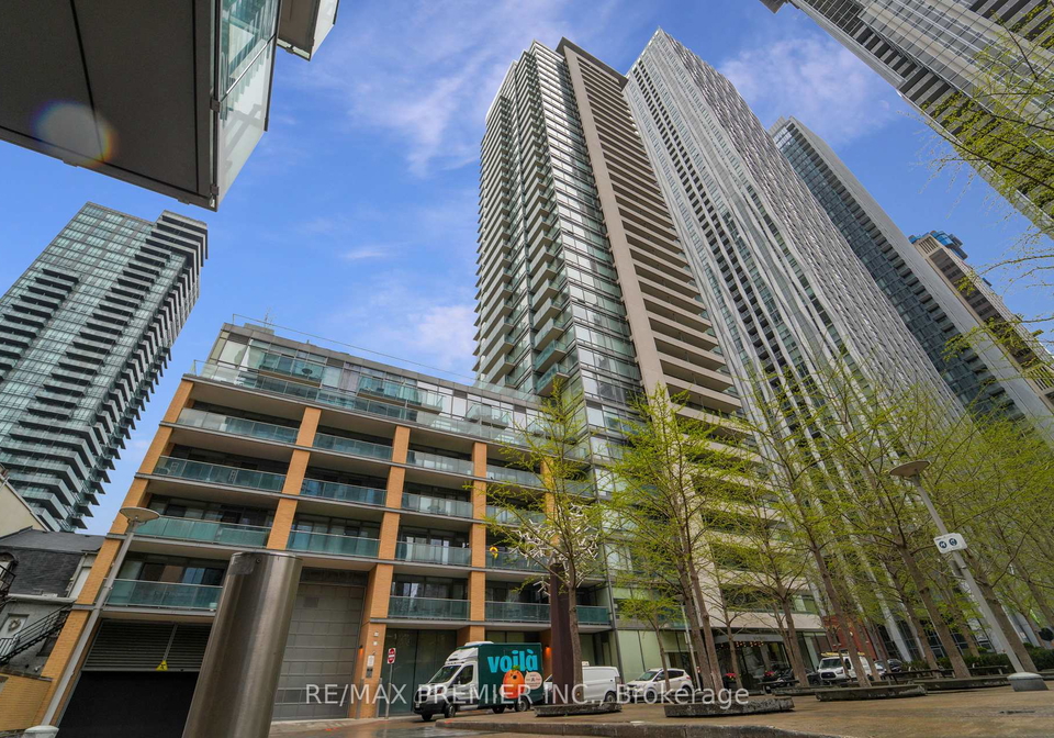 18-yorkville-avenue-toronto-toronto-ontario-c13687374