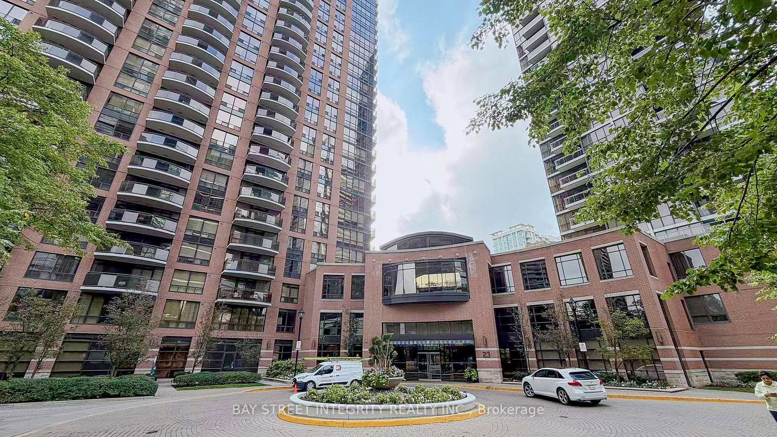 23-sheppard-avenue-e-toronto-north-york-ontario-c13688214