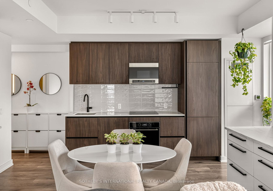 127-w-broadway-avenue-toronto-toronto-ontario-c13688286