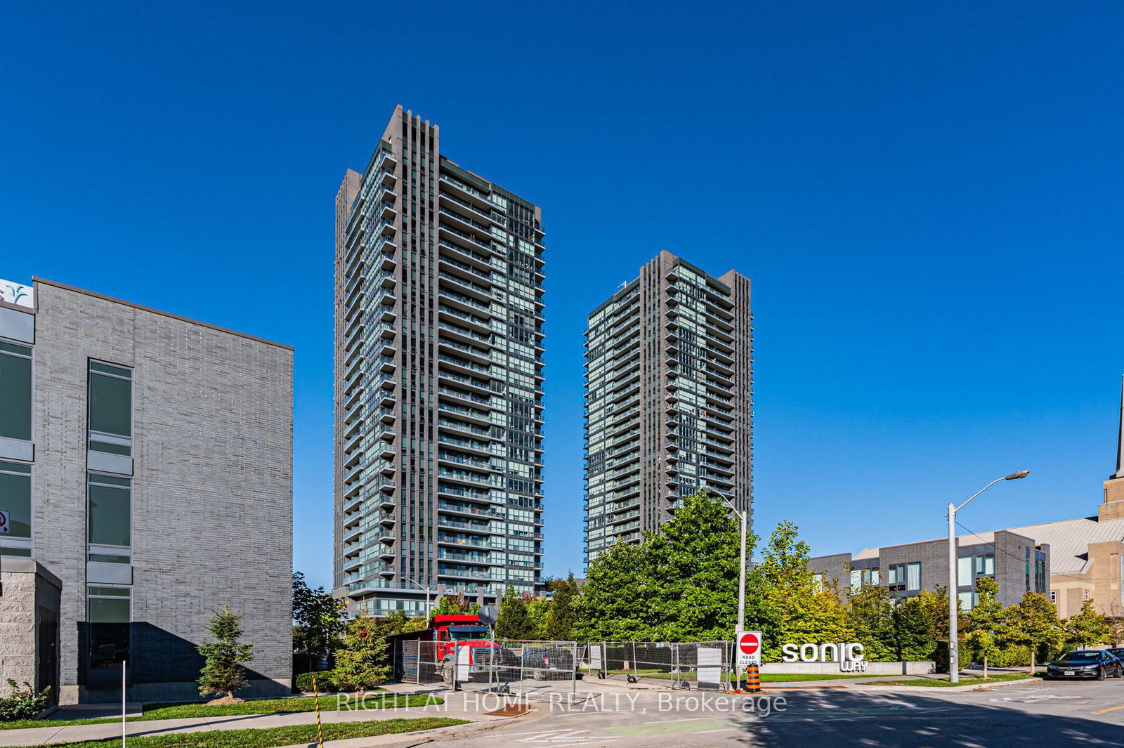 6-sonic-way-toronto-east-york-ontario-c13688496