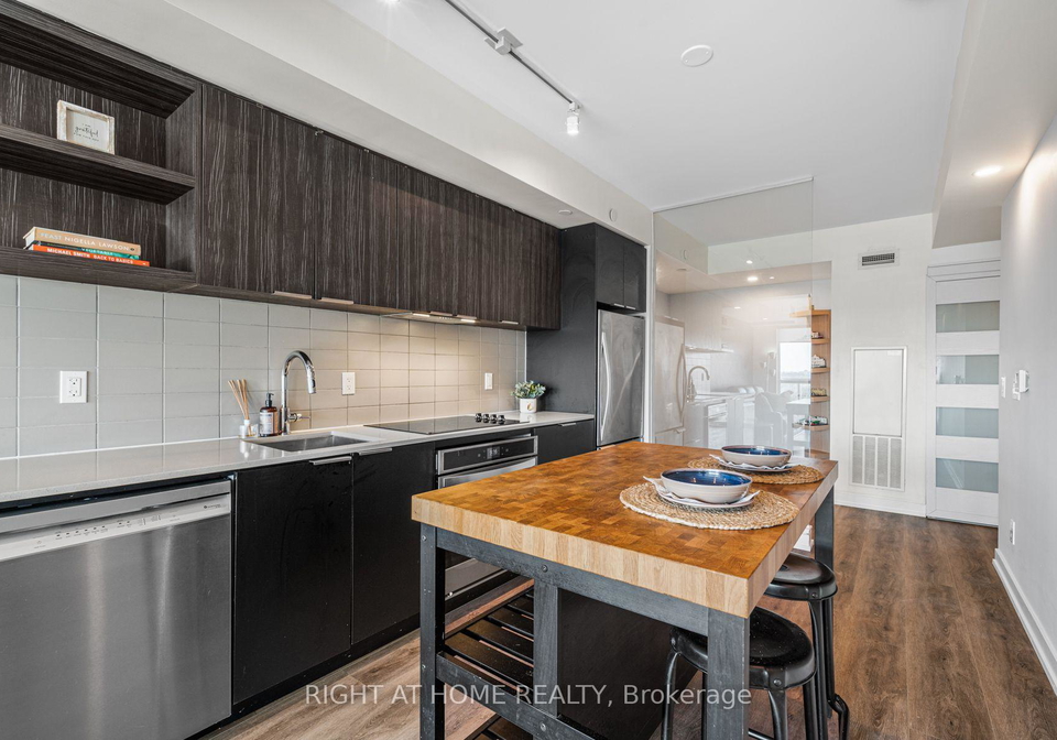 6-sonic-way-toronto-east-york-ontario-c13688496