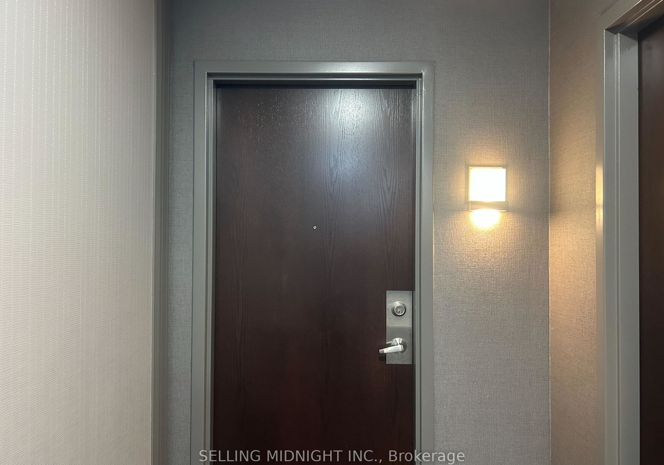 19-avondale-avenue-toronto-north-york-ontario-c13689250