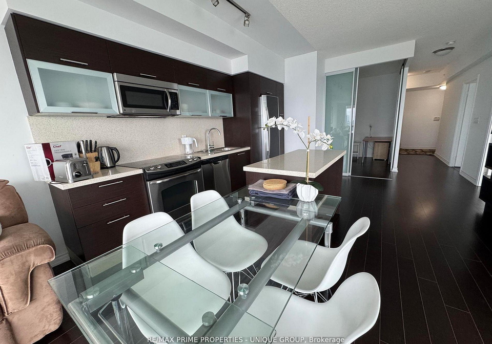 386-yonge-street-toronto-toronto-ontario-c13689418