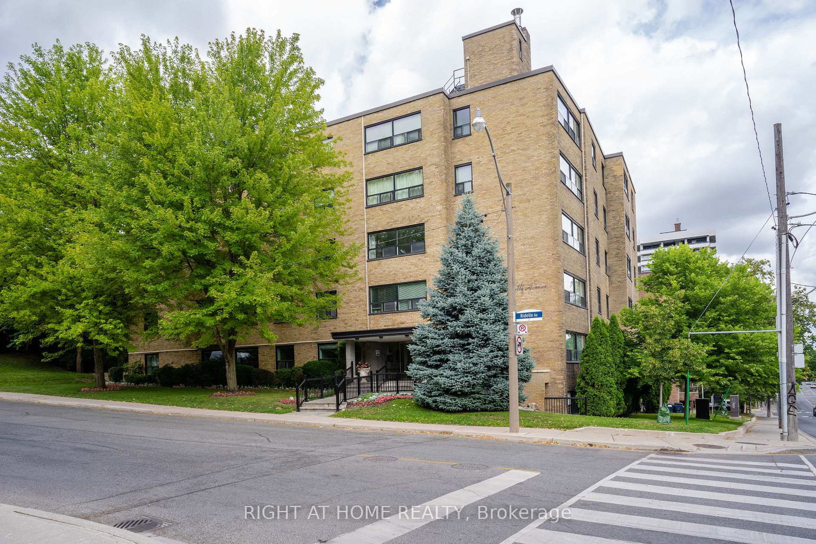 2-ridelle-avenue-toronto-toronto-ontario-c13689656