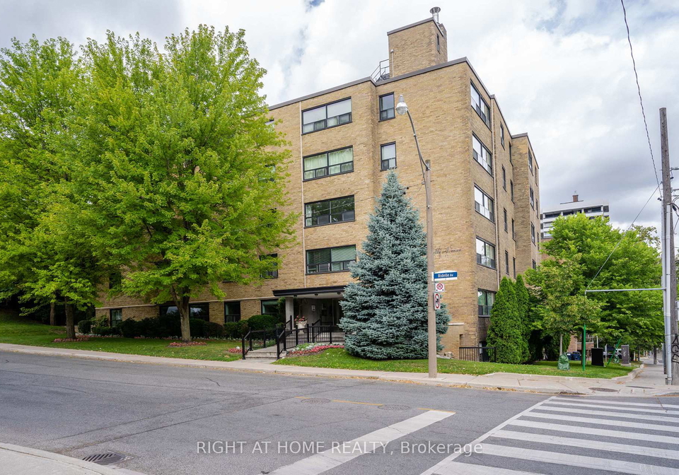 2-ridelle-avenue-toronto-toronto-ontario-c13689656