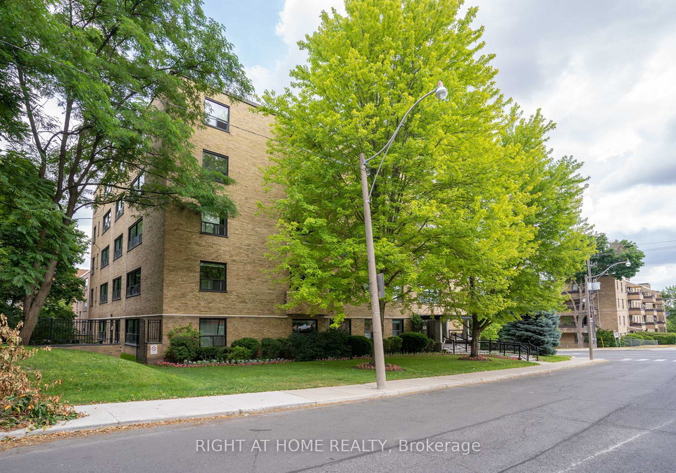 2-ridelle-avenue-toronto-toronto-ontario-c13689656