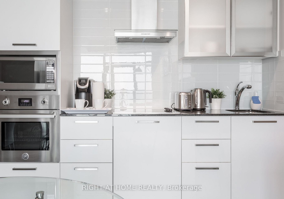 14-york-street-toronto-toronto-ontario-c13689876