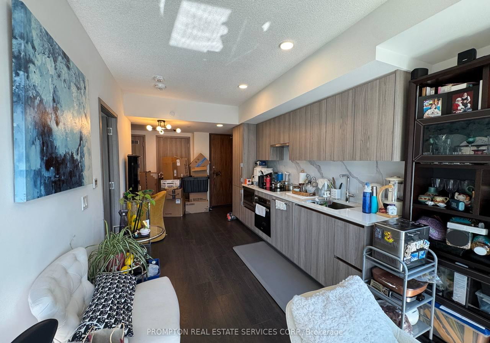 3-concord-cityplace-way-toronto-toronto-ontario-c13689908