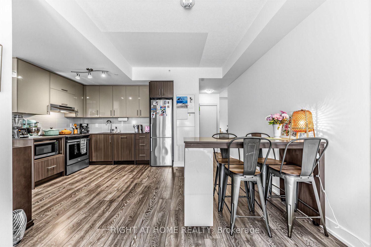 180-fairview-mall-drive-toronto-north-york-ontario-c13690090