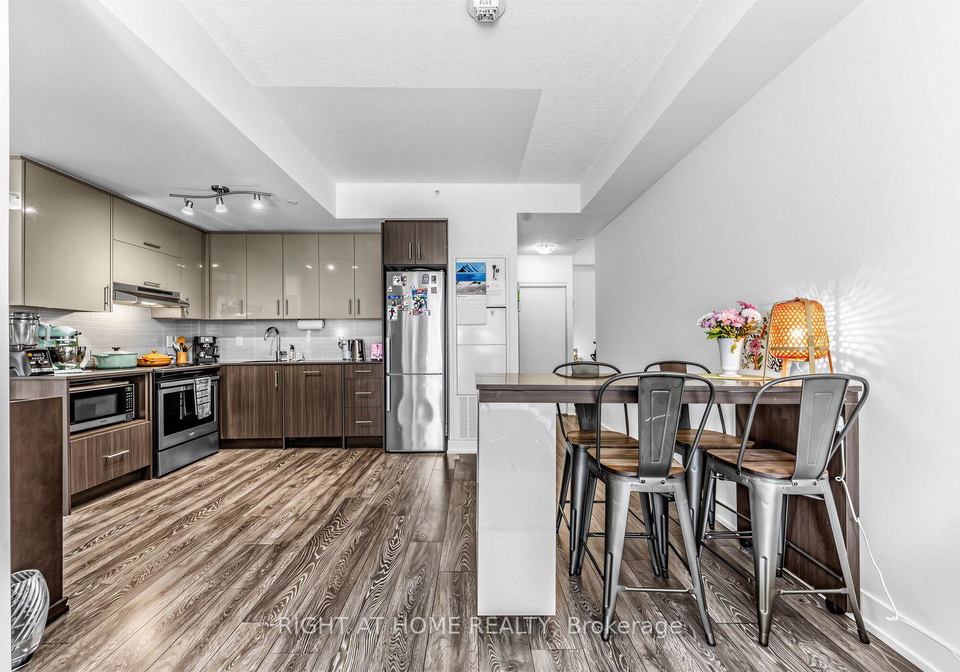 180-fairview-mall-drive-toronto-north-york-ontario-c13690090