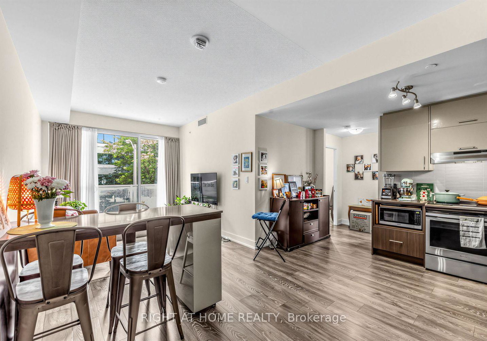 180-fairview-mall-drive-toronto-north-york-ontario-c13690090