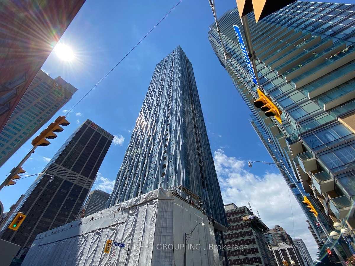 1-yorkville-avenue-toronto-toronto-ontario-c13690244