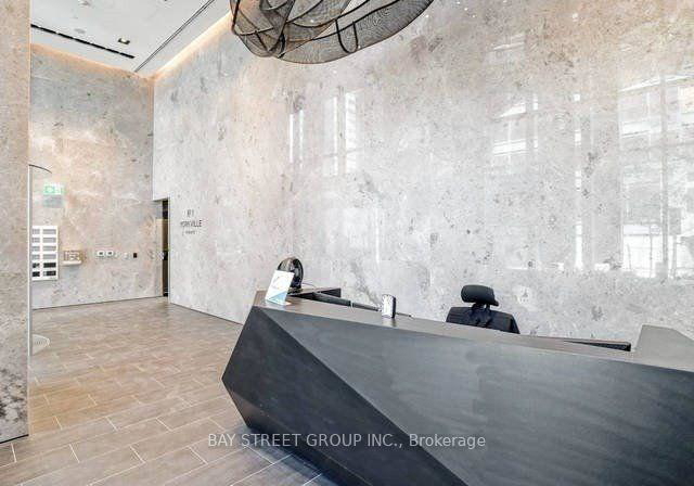 1-yorkville-avenue-toronto-toronto-ontario-c13690244