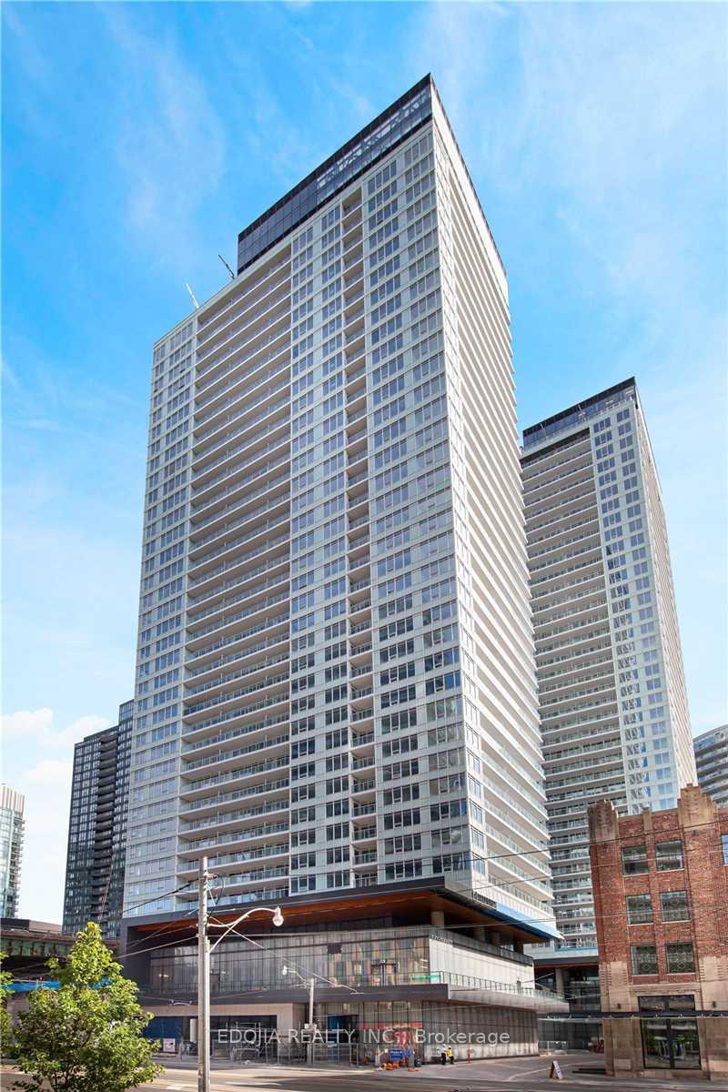 19-bathurst-street-toronto-toronto-ontario-c13690366