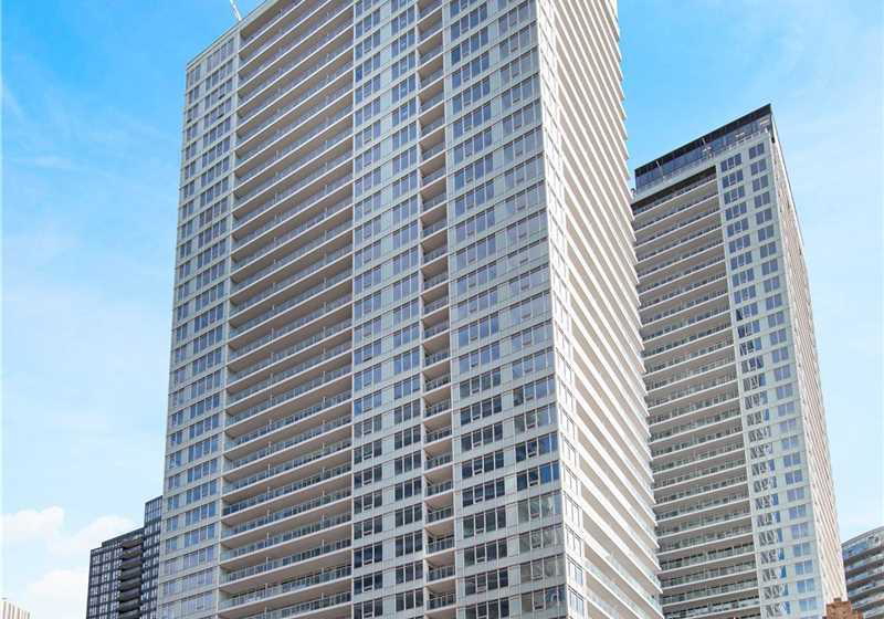 19-bathurst-street-toronto-toronto-ontario-c13690366