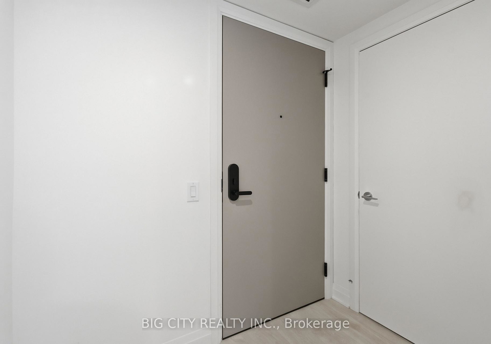 25-frederick-todd-way-toronto-east-york-ontario-c13690972