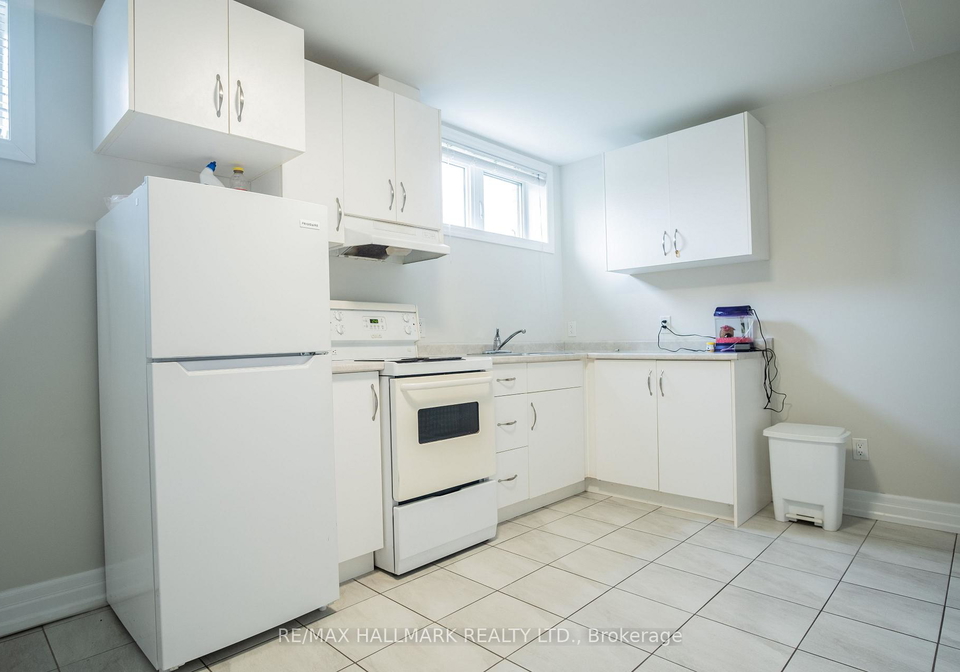 35-roberta-drive-toronto-toronto-ontario-c13691662
