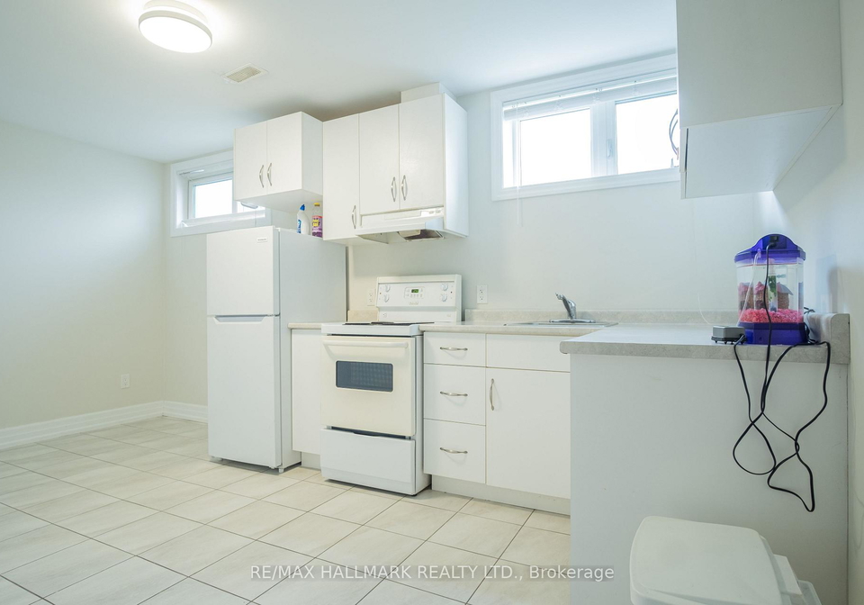 35-roberta-drive-toronto-toronto-ontario-c13691662