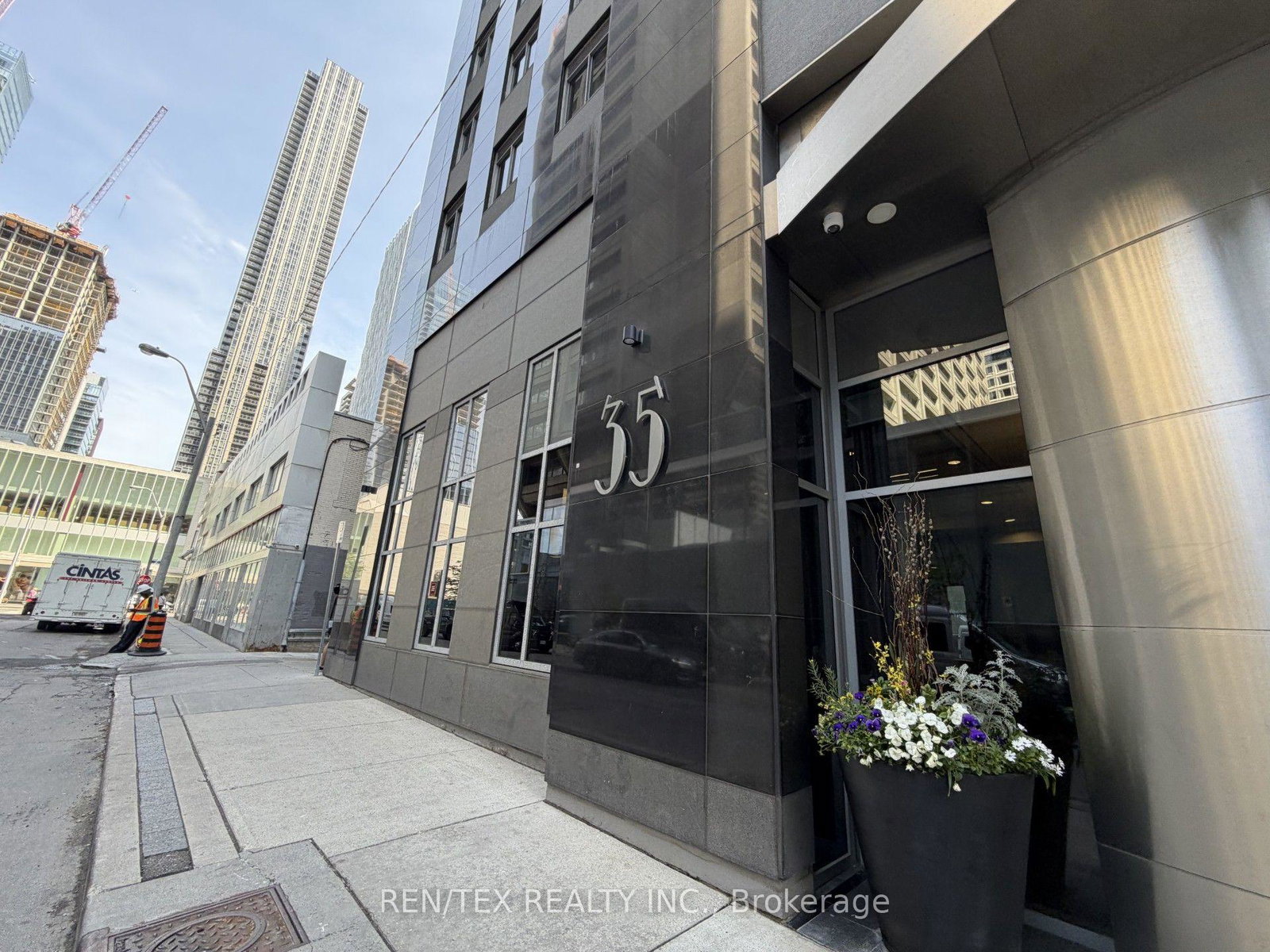35-balmuto-street-toronto-toronto-ontario-c13691670