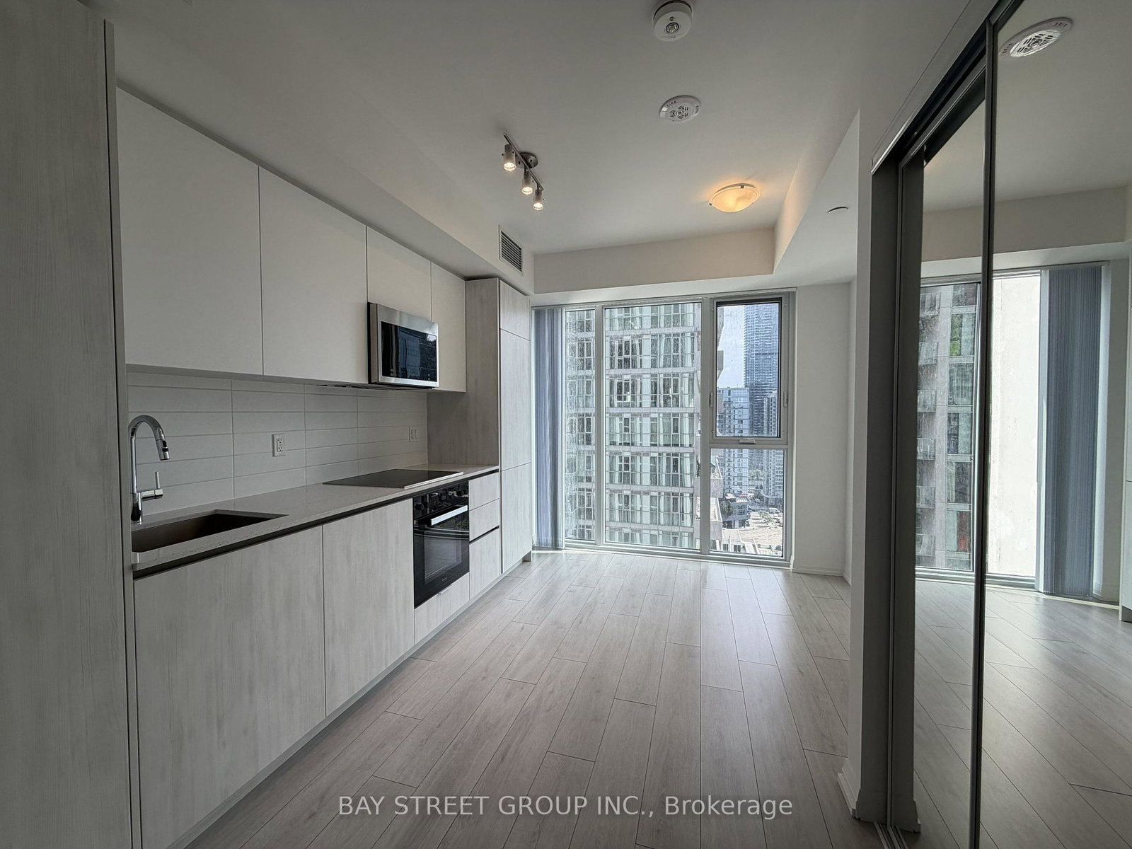 400-king-street-w-toronto-toronto-ontario-c13691674
