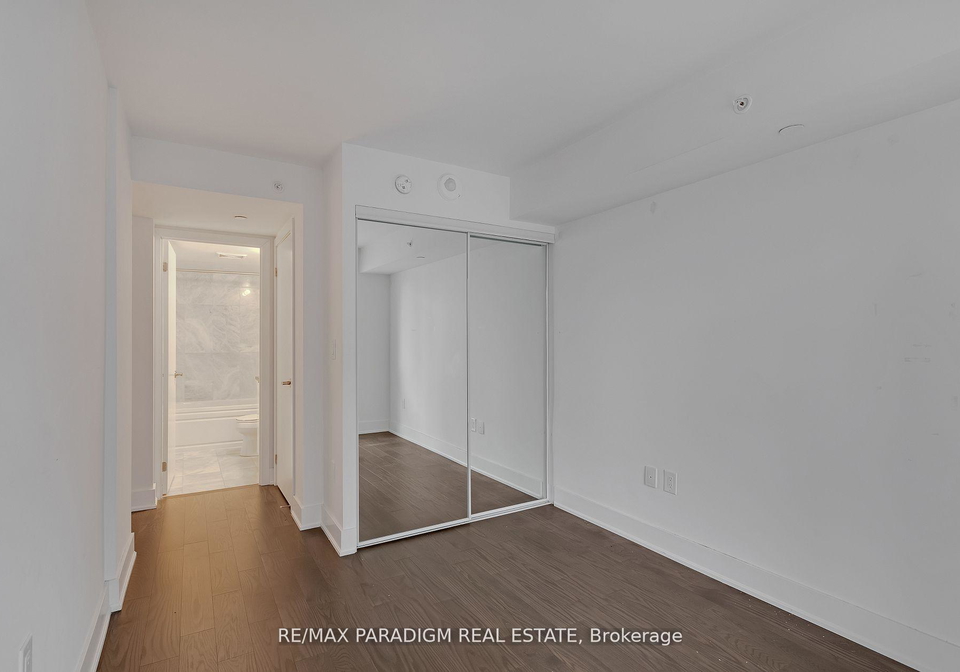 955-bay-street-toronto-toronto-ontario-c13692446