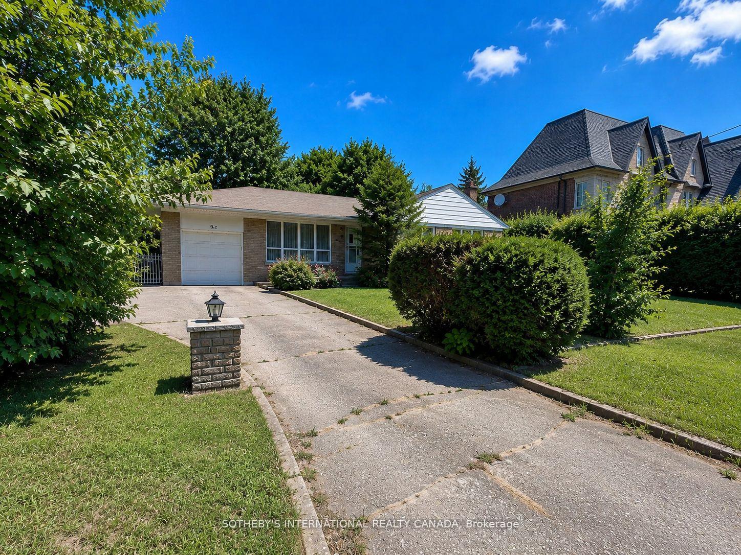 9-lloydminster-crescent-toronto-north-york-ontario-c13692716
