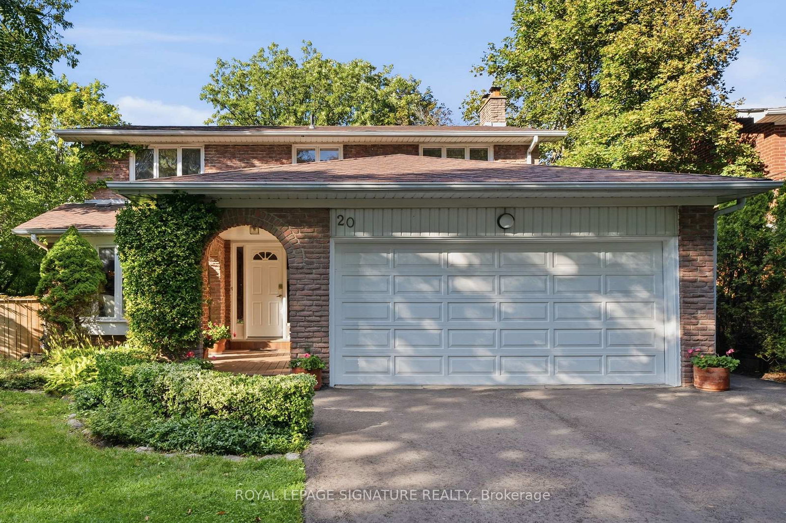 20-wellesbourne-crescent-toronto-north-york-ontario-c13692848