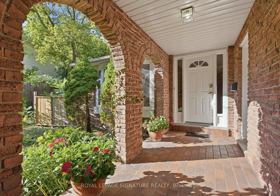 20-wellesbourne-crescent-toronto-north-york-ontario-c13692848