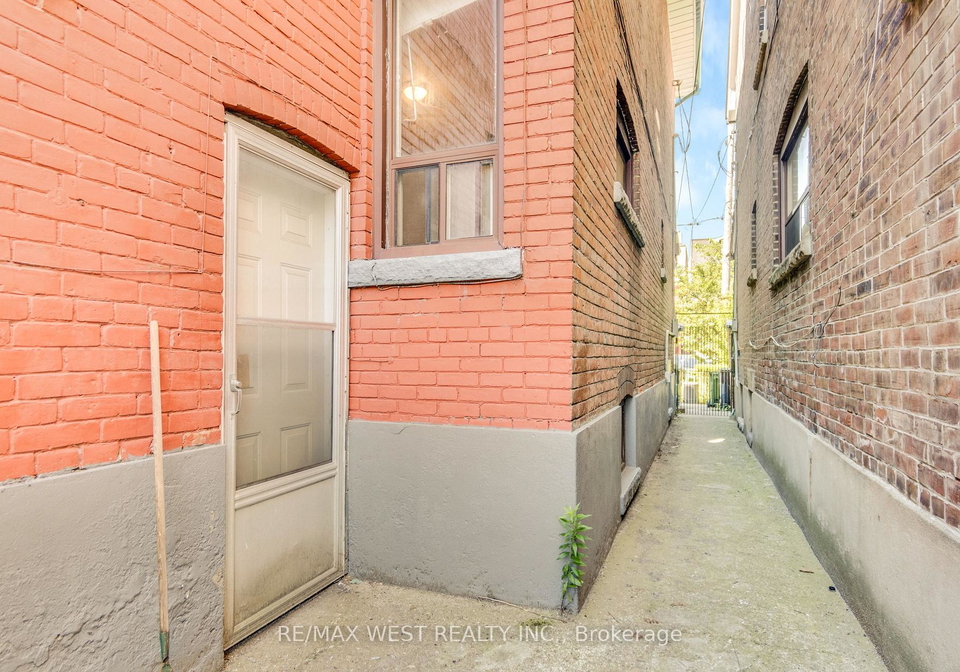 649-crawford-street-n-toronto-toronto-ontario-c13693470