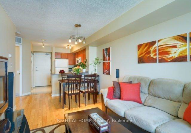 30-harrison-garden-boulevard-toronto-north-york-ontario-c13694060