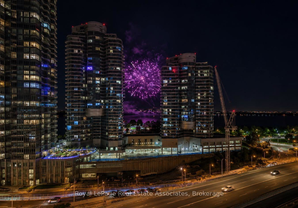 19-grand-trunk-crescent-toronto-toronto-ontario-c13694106