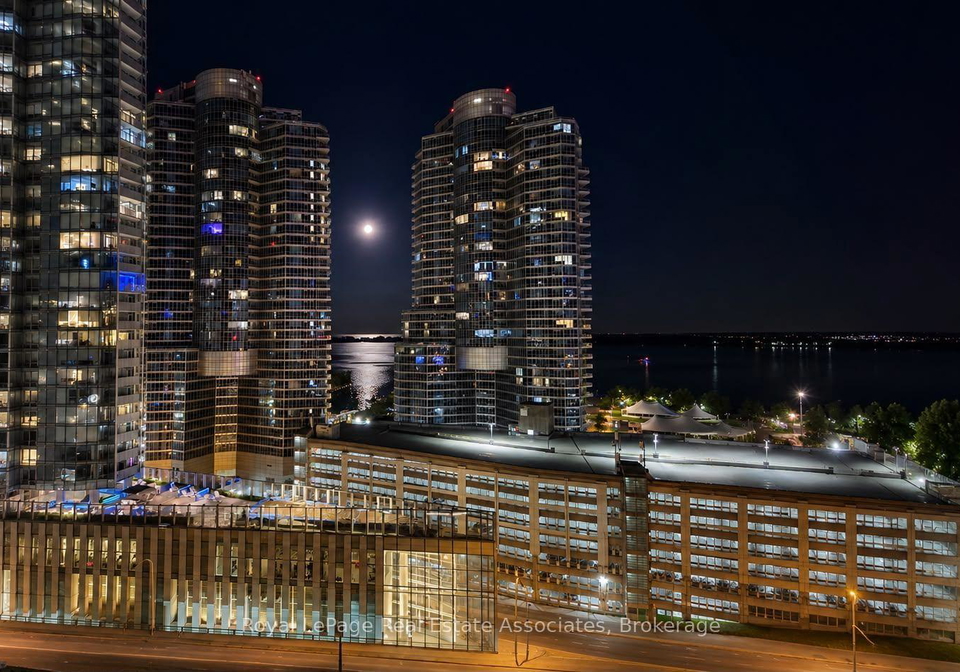 19-grand-trunk-crescent-toronto-toronto-ontario-c13694106