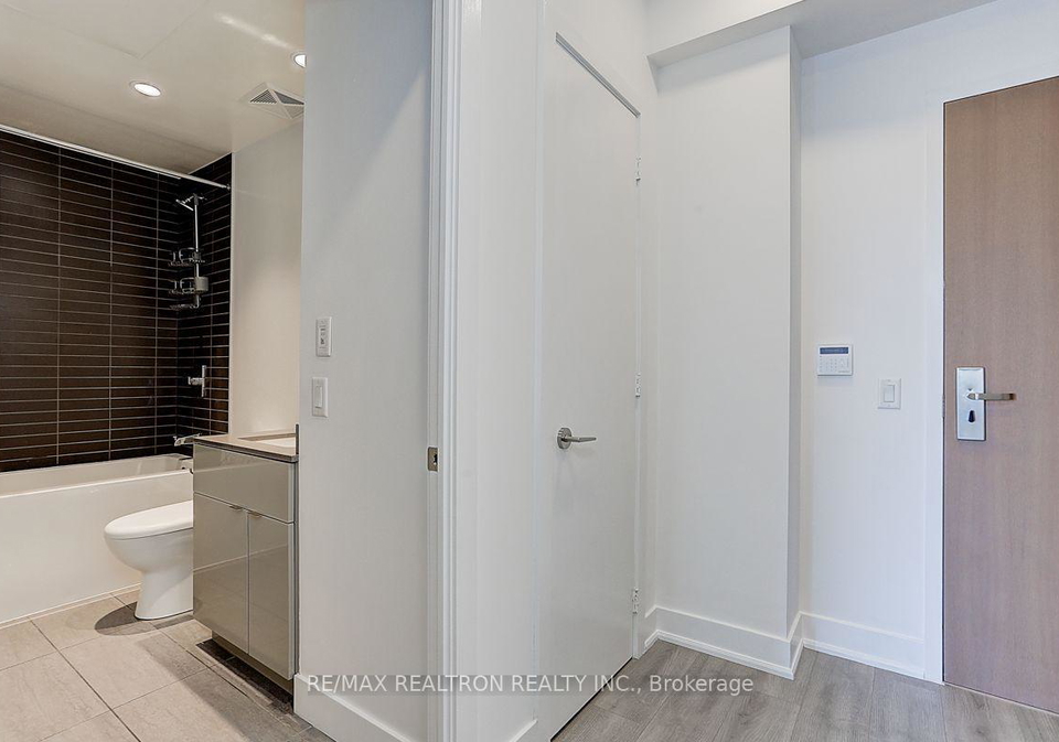 7-grenville-street-toronto-toronto-ontario-c13694216