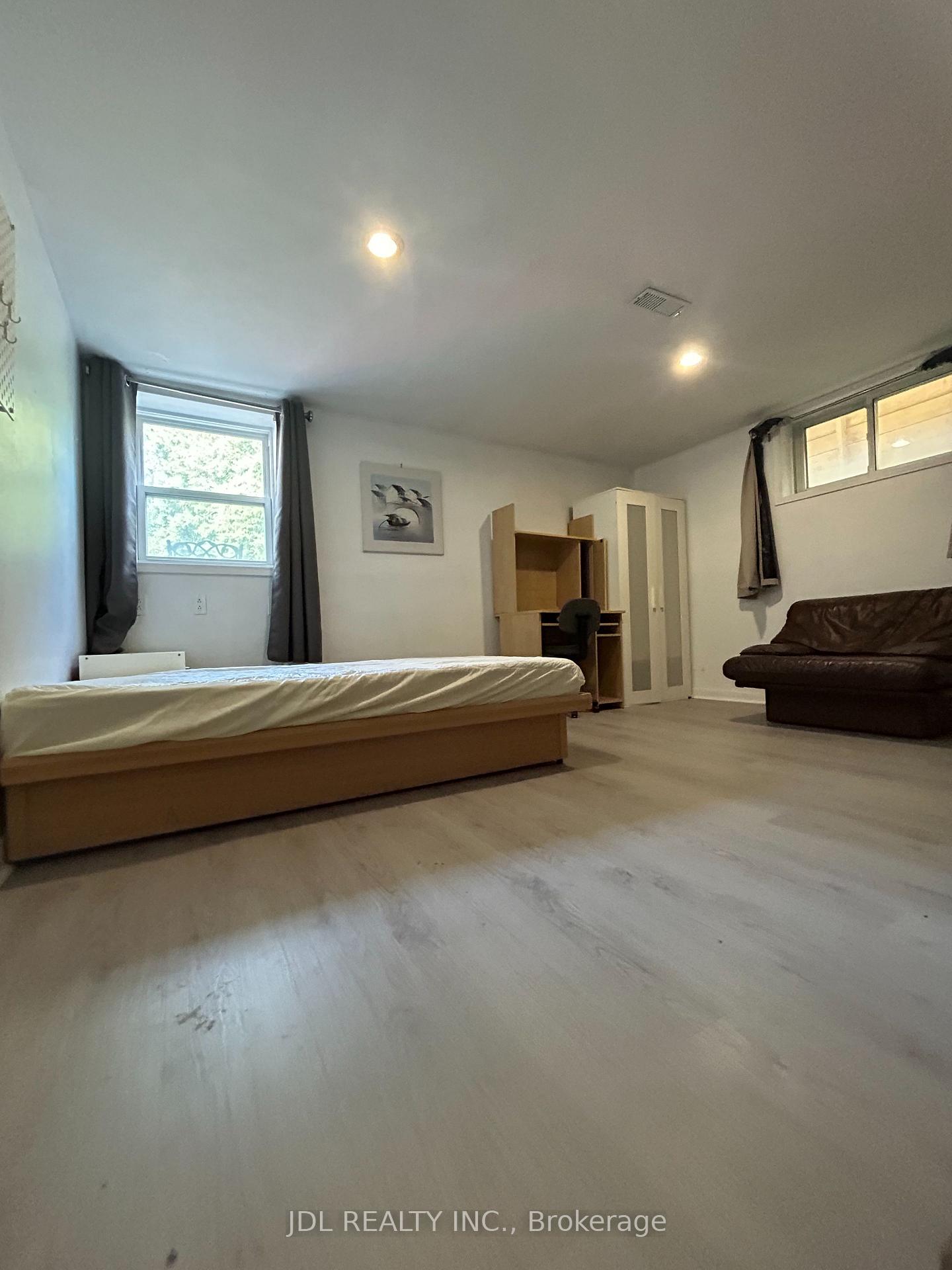 186-wilfred-ave-avenue-toronto-north-york-ontario-c13694242