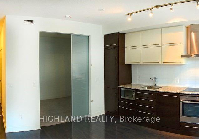 770-bay-street-toronto-toronto-ontario-c13694294