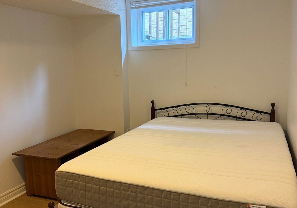 20-maureen-drive-n-toronto-north-york-ontario-c13694418