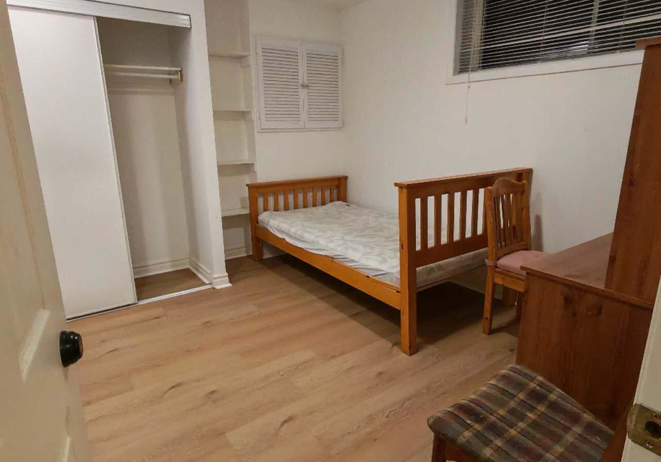 20-maureen-drive-n-toronto-north-york-ontario-c13694418