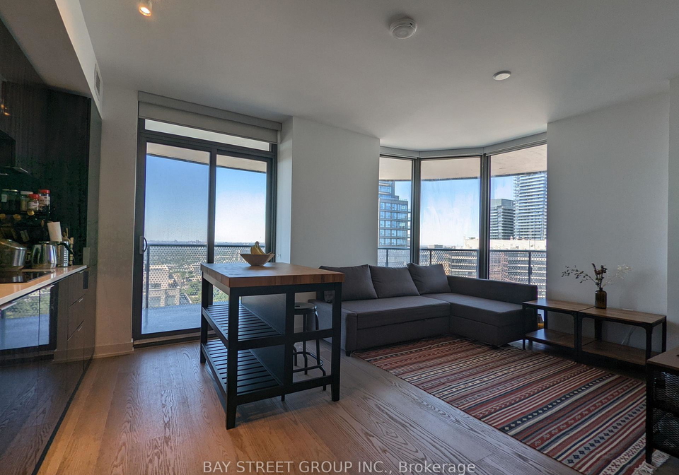 11-wellesley-st-w-avenue-toronto-toronto-ontario-c13694520