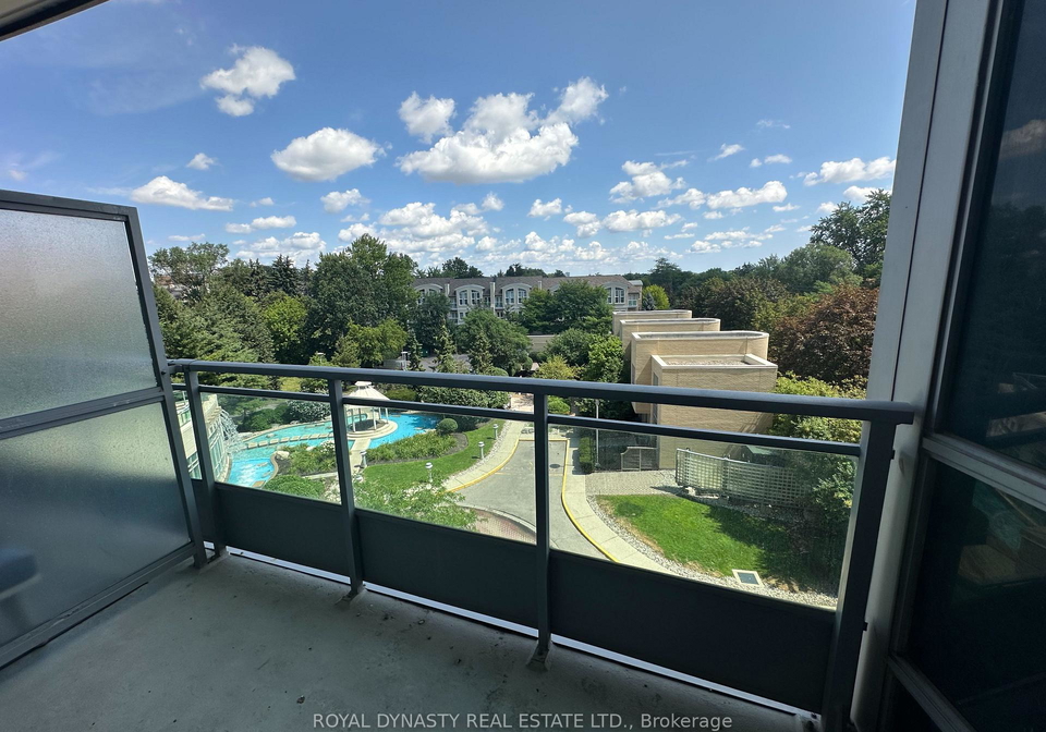 60-byng-avenue-toronto-north-york-ontario-c13695206
