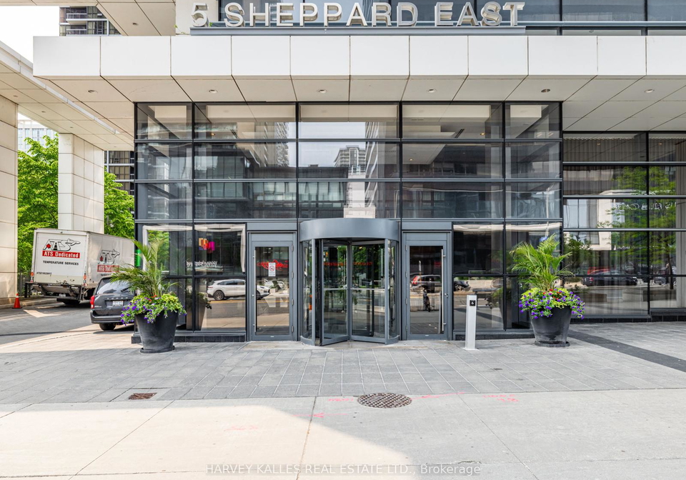 5-sheppard-avenue-e-toronto-north-york-ontario-c13695252