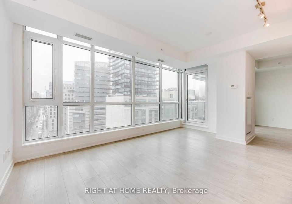 199-richmond-street-w-toronto-toronto-ontario-c13695284
